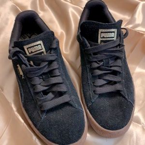 Puma Suede Black size 8.5